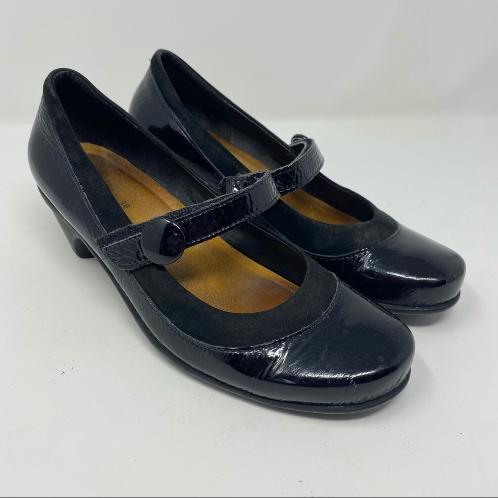 Naot Black Mary Jane shoes COMFY!